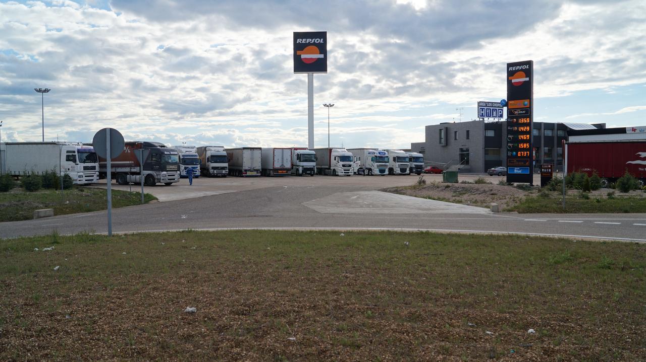 Hotel Area De Servicio Los Chopos Villaherreros Bagian luar foto